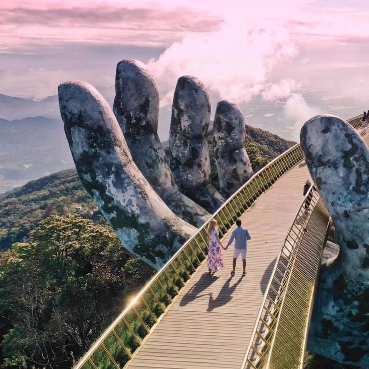 Ba Na Hills Golden Bridge Vietnam