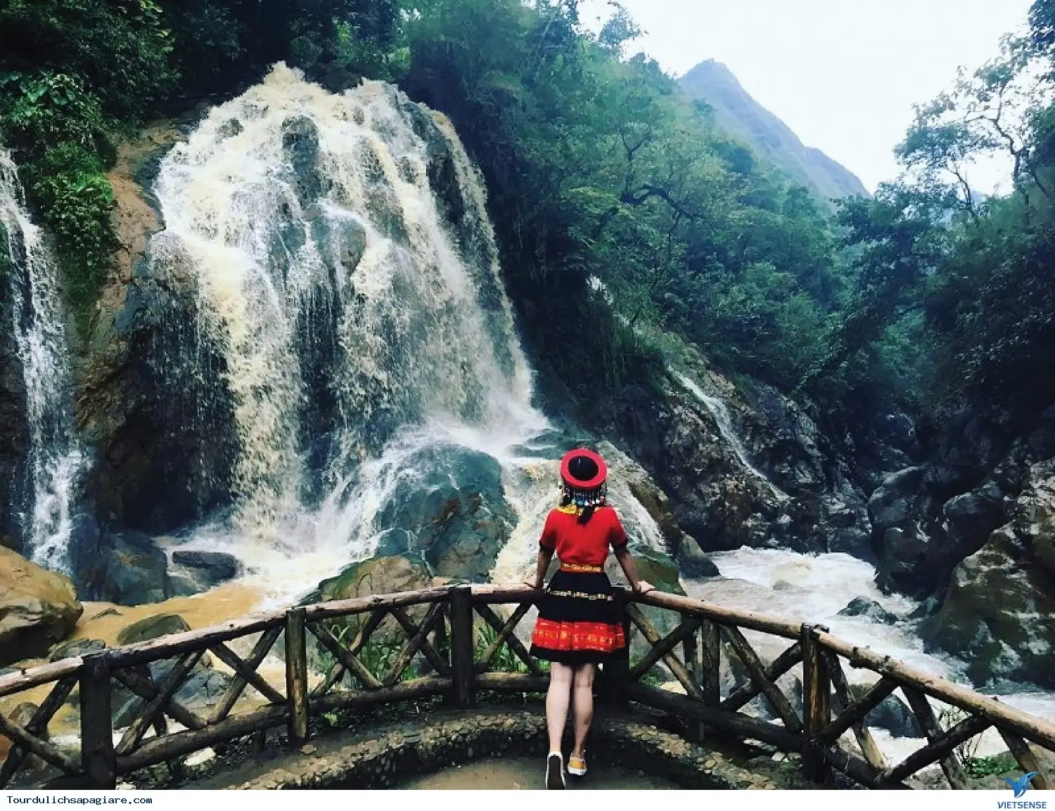 Silver Waterfall Thac Bac Sapa - 200 metre cascade in Northern Vietnam