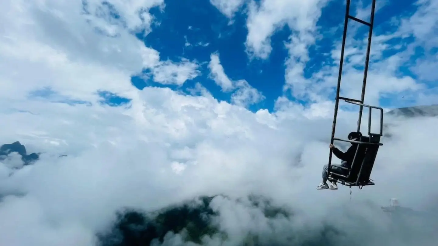 Zipline at Rong May Glass Bridge Sapa