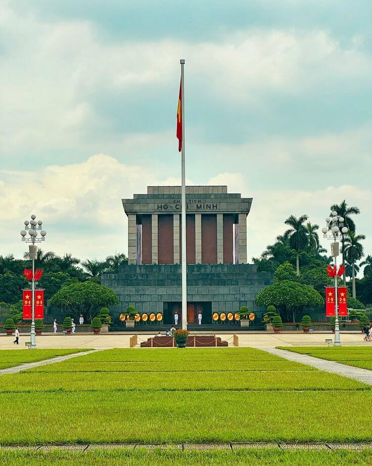 Hanoi - Ho Chi Minh Mausoleum