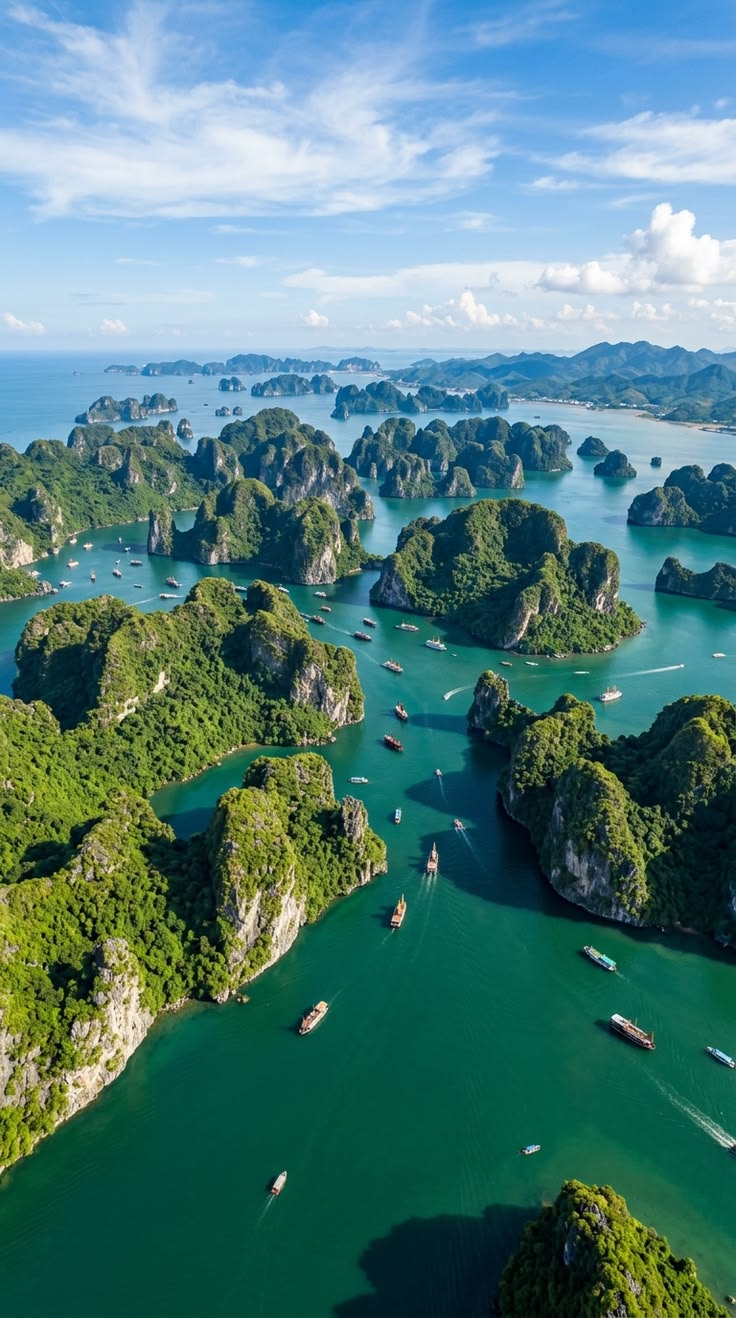 Ha Long Bay - Mountains