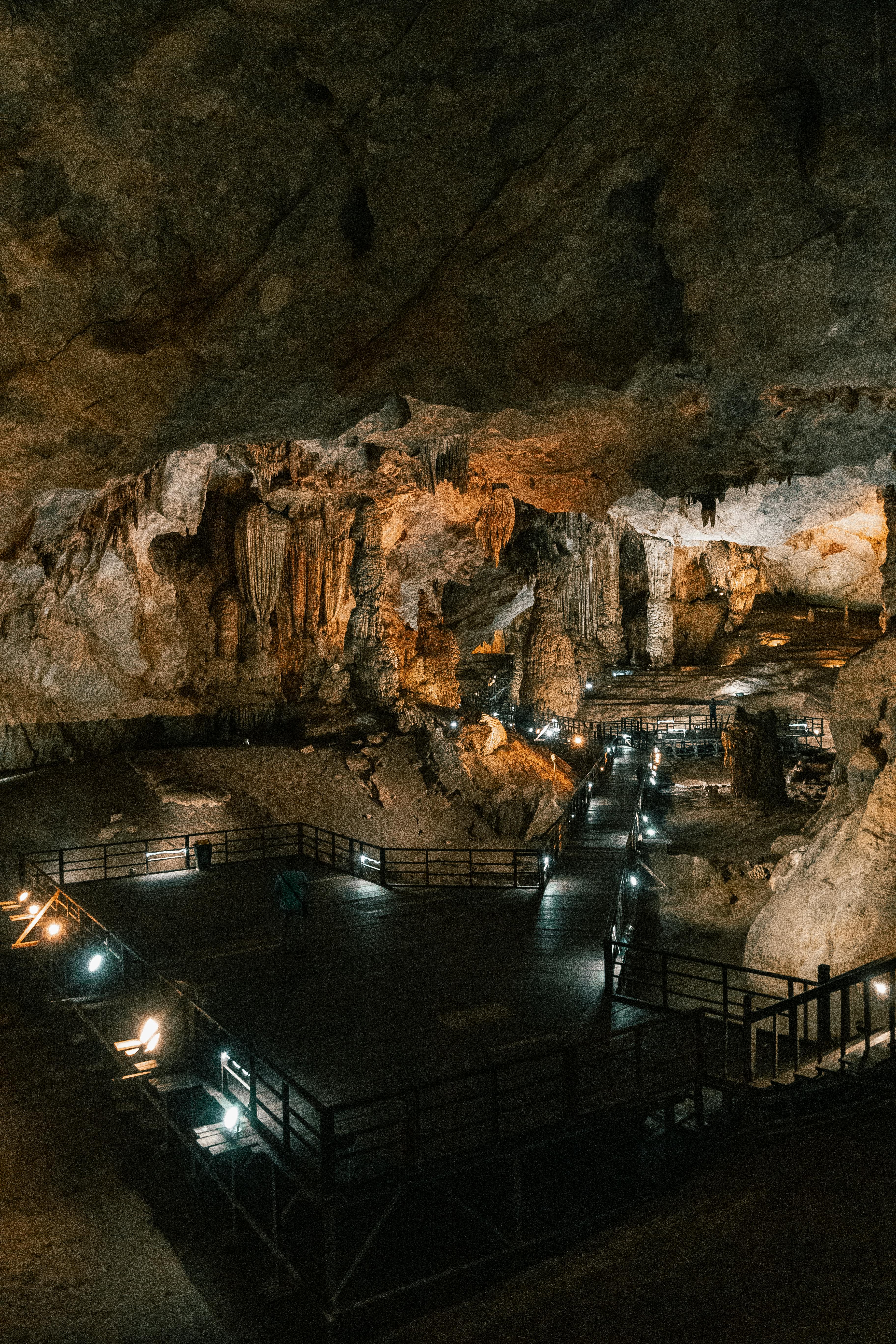 Ha Long Bay - Sung Sot Caves