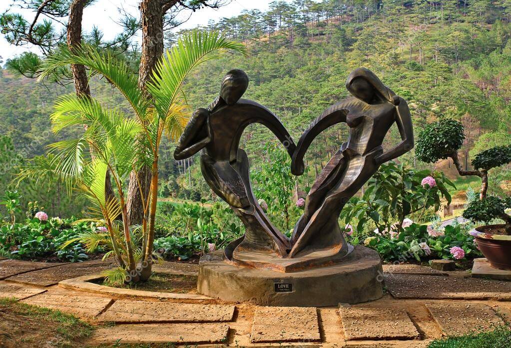 depositphotos_98794756-stock-photo-love-valley-in-dalat-vietnam